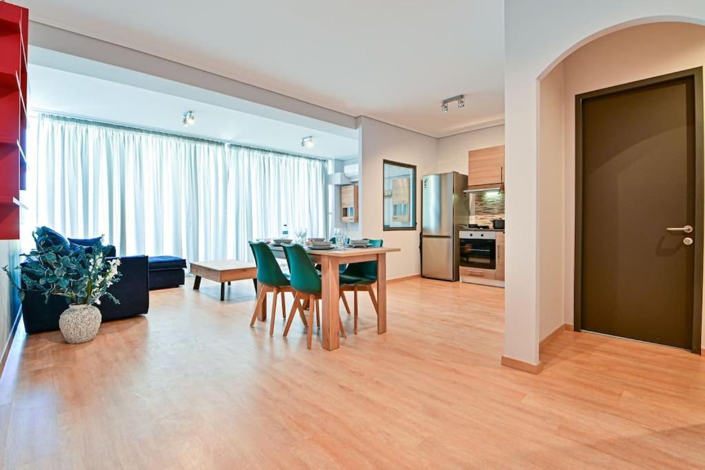 Cozy Apartment Located On Piraeus Port Area- Buitenkant foto