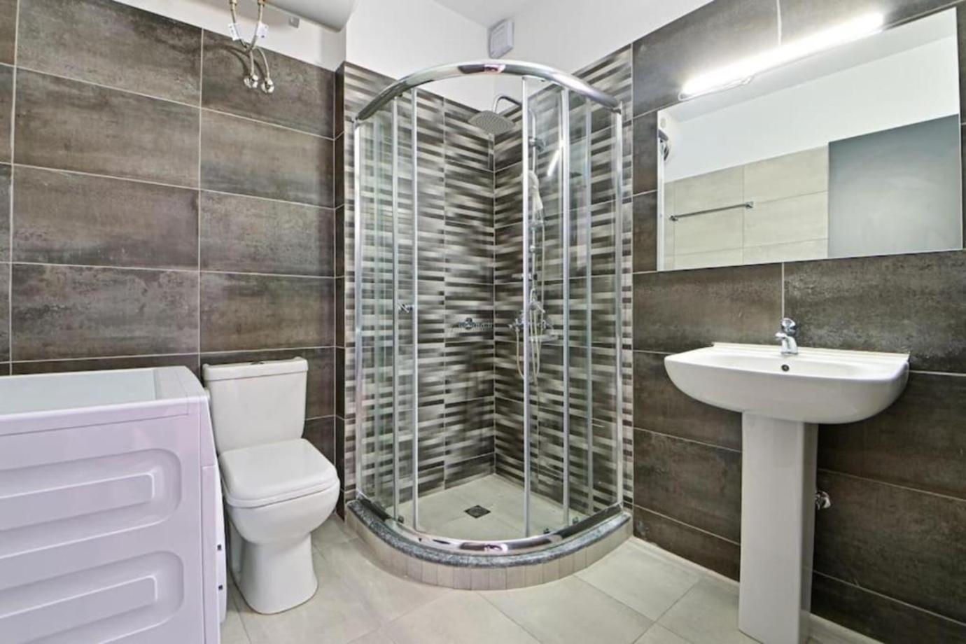 Cozy Apartment Located On Piraeus Port Area- Buitenkant foto