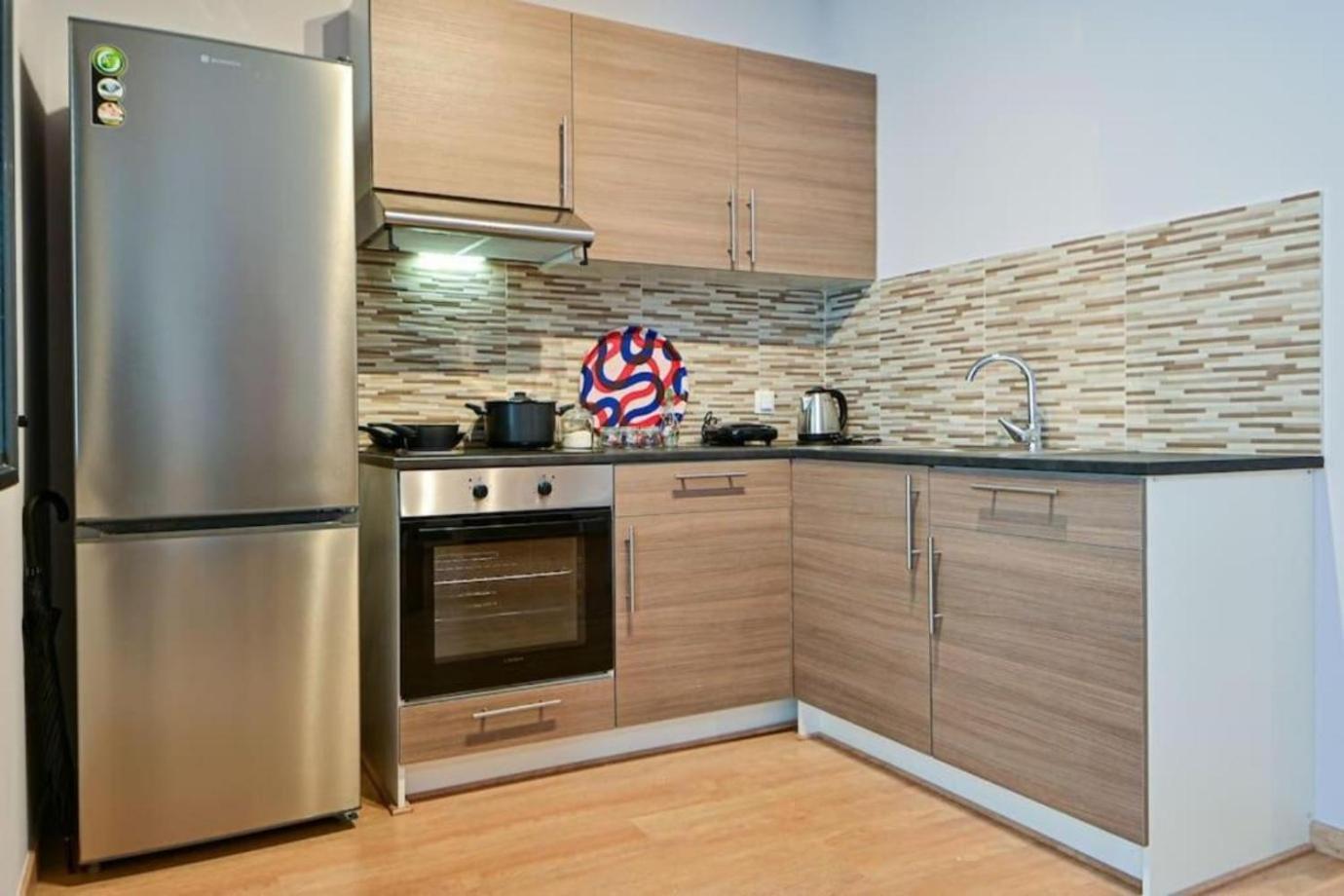 Cozy Apartment Located On Piraeus Port Area- Buitenkant foto