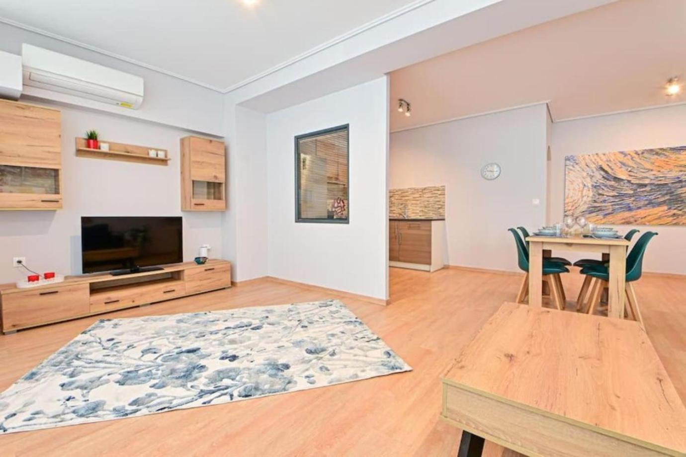Cozy Apartment Located On Piraeus Port Area- Buitenkant foto